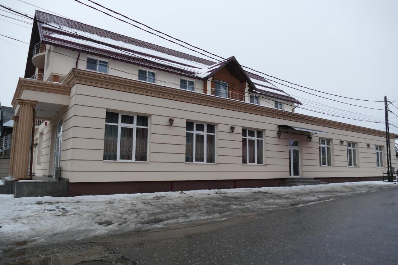 Hotel Floare De Colt Berbesti Exterior foto